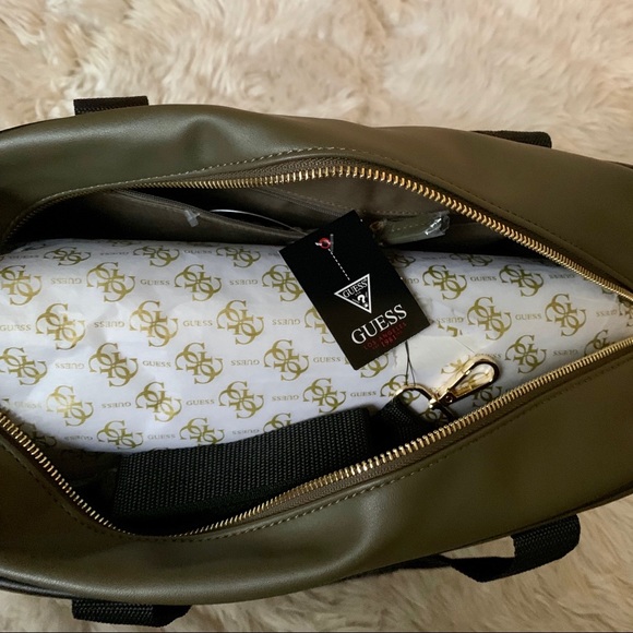NWT G by Guess Duffle & Travel Gym Bag Army Green - Picture 3 of 4